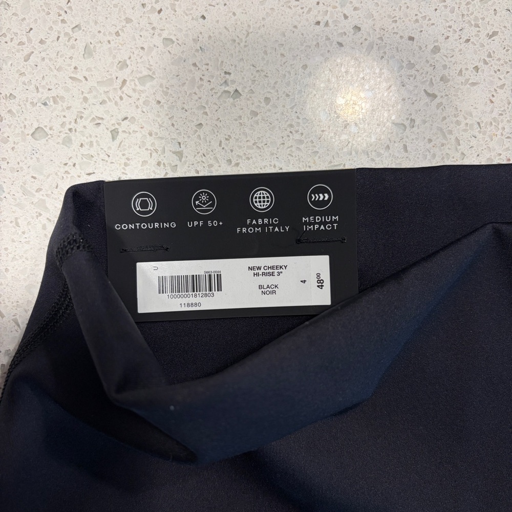 **SOLD** NWT Aritzia Glossform Cheeky Hi-rise 3” Shorts - Picture 3 of 5